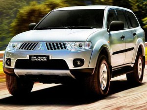 size_590_mitsubishi-pajero-dakar